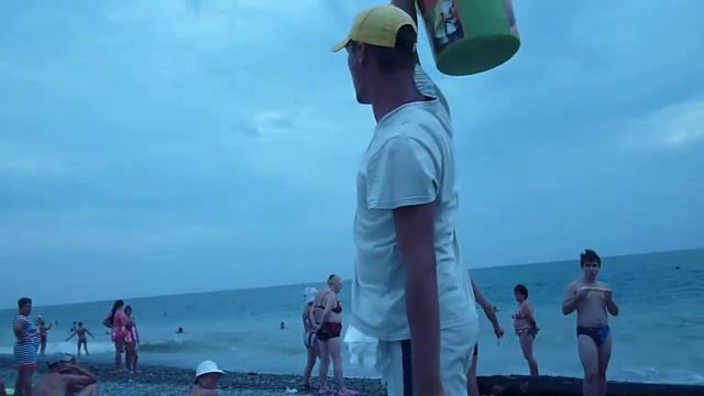 Лазаревское,продавец кукурузы.Сентябрь 2015.Прикольный чувак. смотреть онлайн