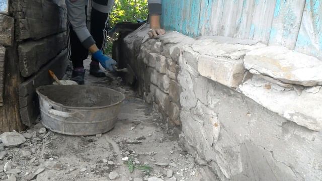 Женщины в деревне Ремонт завалинки В старом доме смотреть онлайн