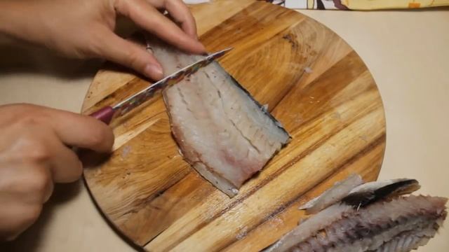 Хрустящая снаружи и сочная внутри. Удачный рецепт рыбы в кляре. смотреть онлайн