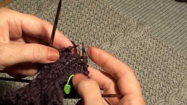 Вязание для начинающих. Варежки с рюшем. Часть 2