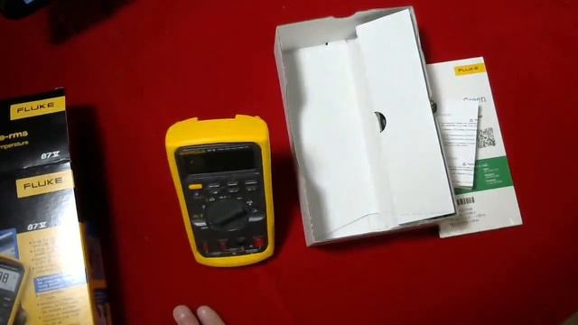 Fluke 87 V Industrial True rms Multimeter with Temperature смотреть онлайн