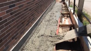 Как правильно сделать отмостку дома? Нужна ли гидроизоляция?