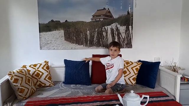 Домик на берегу озера Obermaubach Stausee смотреть онлайн