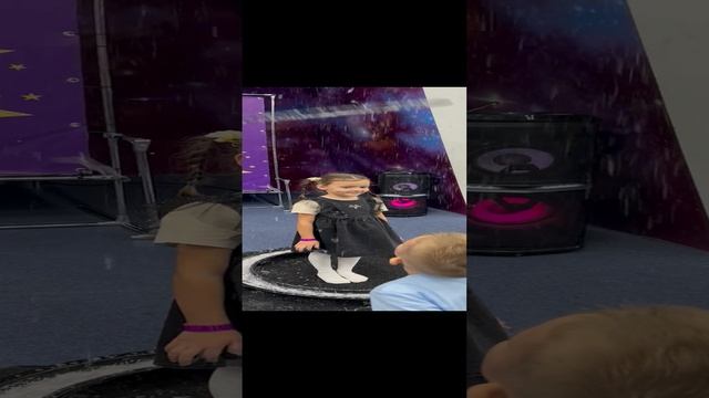 Человек паук и большие мыльные пузыри