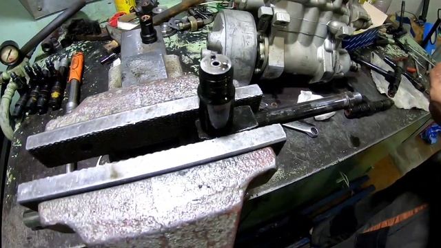 Диагностика и ремонт топливных форсунок ЯМЗ 236 на Т-150 смотреть онлайн