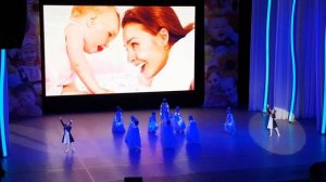 Вот первая звёздочка в небесах