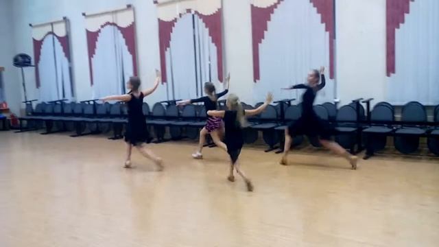 Тренировка. Медленный вальс. Девочки смотреть онлайн