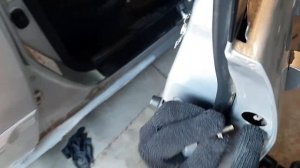 Разбор и Замена передней двери на Toyota Corolla 120