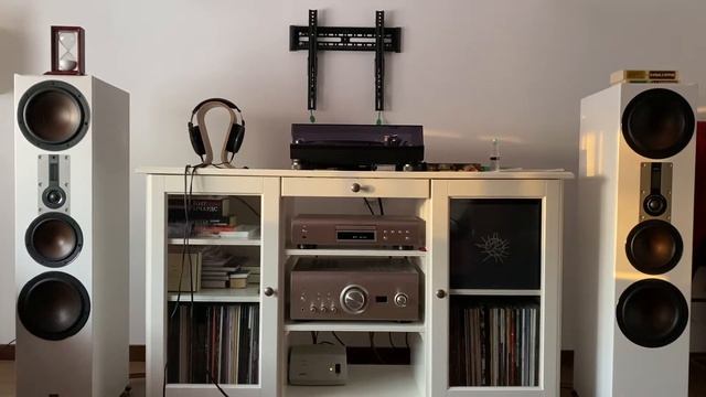 Massive Attack - Paradise Circus смотреть онлайн