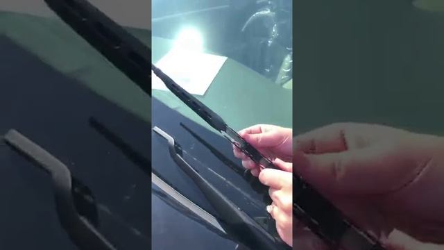 How-To Change Your Wiper Blade смотреть онлайн