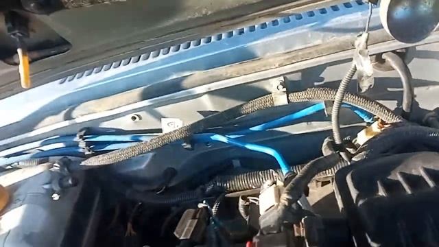 Замена датчика распредвала на Волге с Крайслеровским двигателем. смотреть онлайн