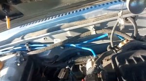 Замена датчика распредвала на Волге с Крайслеровским двигателем.