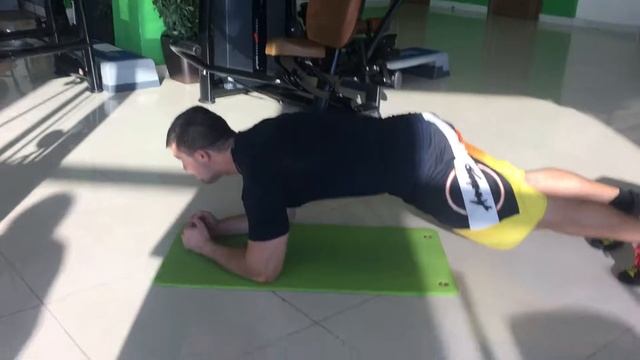 Планка на локтях. смотреть онлайн