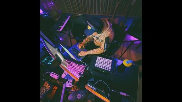 Logic - groovy - TwitchTape Vol. 1 (Prod. Logic) смотреть онлайн