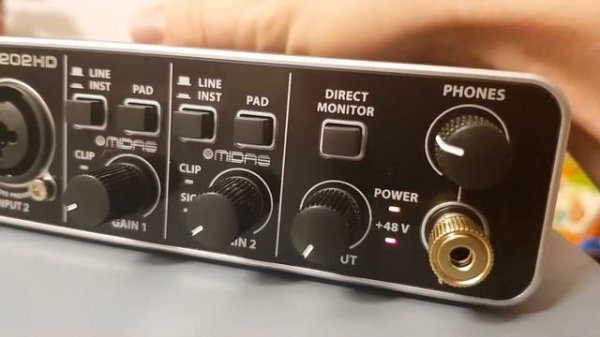 Распаковка и обзор на АУДИОИНТЕРФЕЙС от behringer umc 202 hd