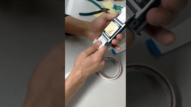 Tutorial：How To Plug And Glue The XP600 Printhead?