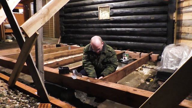 Обвязка фундамента жилой пристройки. Возведение каркаса стен. смотреть онлайн