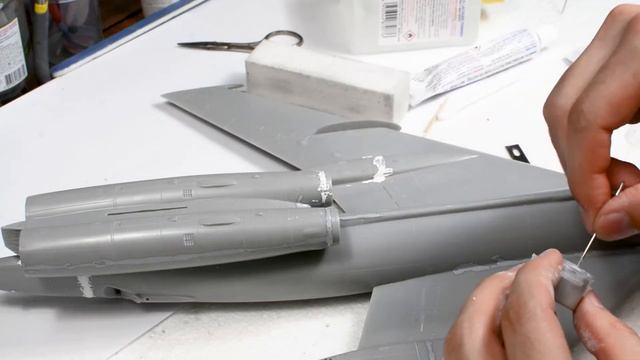 Изучаем шпатлевки и тестируем шлифовальные губки от Tamiya на "ModelSvit" Ту-22КДП смотреть онлайн