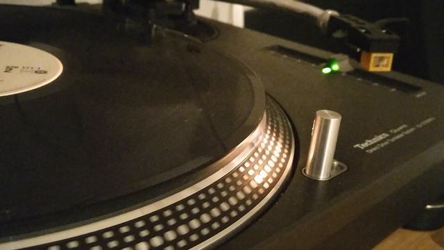 Bronski Beat - Smalltown Boy - Vinyl Nagaoka MP-110 vs Tonar Banana on SL1210 MK2 смотреть онлайн