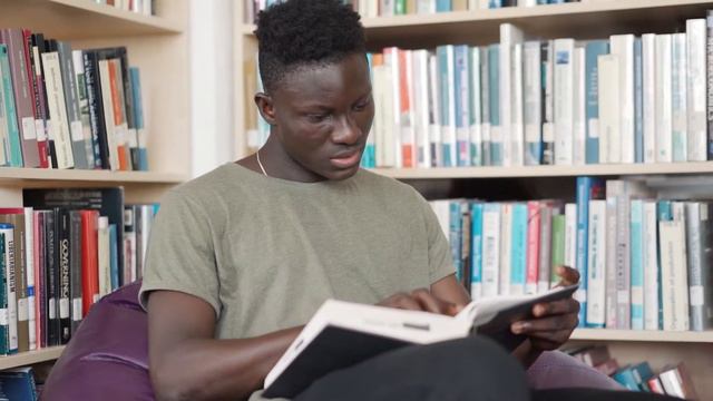 OS LIVROS MAIS VENDIDOS DO MUNDO! смотреть онлайн