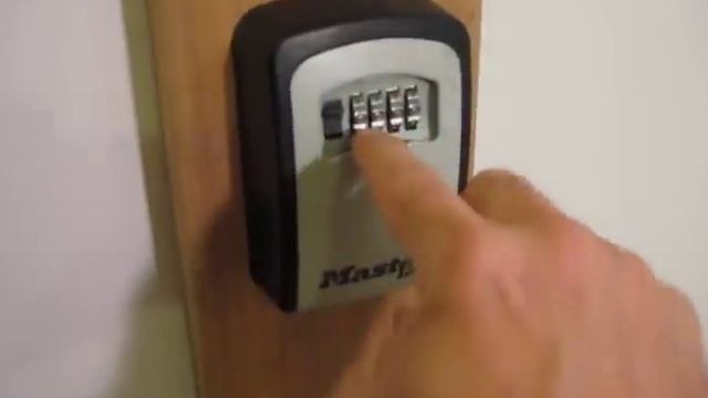 Master Lock 5401D Key Box: How to Reset the Combination смотреть онлайн