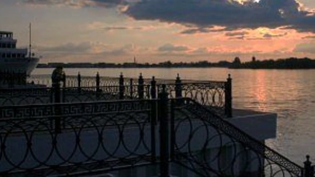 Стихи Д. Немировской, муз. П. Булычева, видео А. Цаплина - Астраханское лето смотреть онлайн