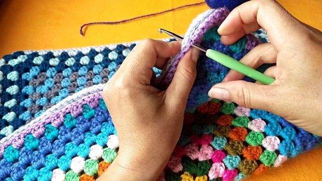 Идея из Бабушкиного квадрата ✨ Наволочка крючком из остатков пряжи ? смотреть онлайн