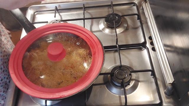 Рулька по-тифлисски,с орехами,зеленью и черносливом. смотреть онлайн
