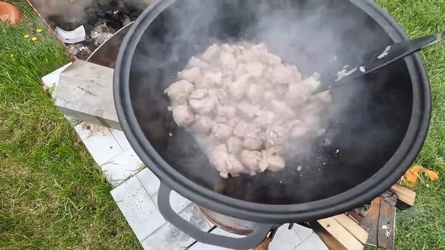 Плов на костре. Новый казан и печка. смотреть онлайн