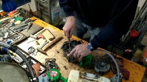 Китайская бензокоса, замена сальников коленвала