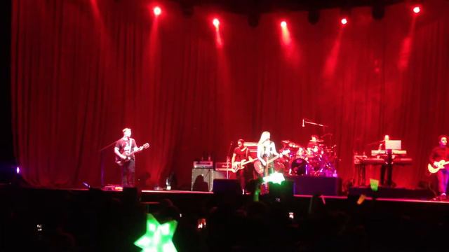 Avril Lavigne - my happy ending in japan black star tour смотреть онлайн