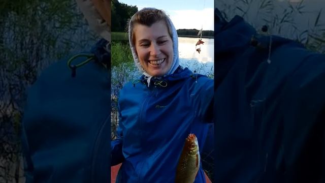 Жена ловит рыбу! смотреть онлайн
