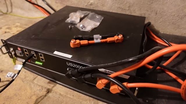 EAsun POWER Isolar SMG II 5.6KP Solar Inverter with Pylontech US2000C смотреть онлайн