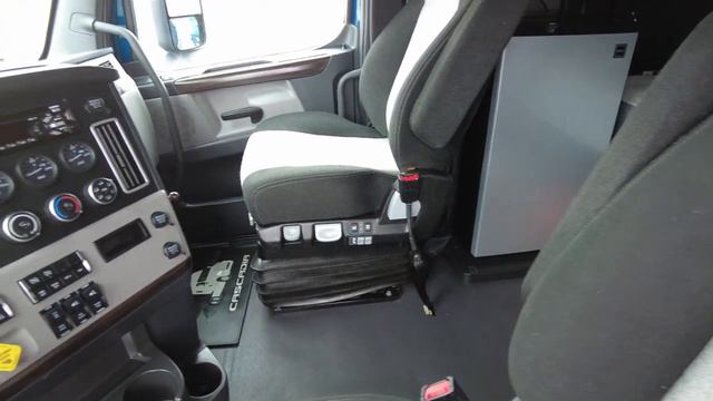 2019 FREIGHTLINER CASCADIA 505HP смотреть онлайн
