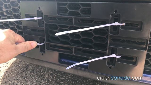 Installing Front License Plate on Fiat 500 смотреть онлайн