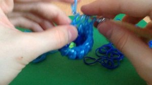 Корзинка из резинок воздушными петлями на крючке Rainbow Loom
