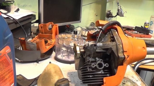 БензоТриммер Husqvarna 128r / Хускварна 128R замена поршневой, стрелка на поршне, ремонт.