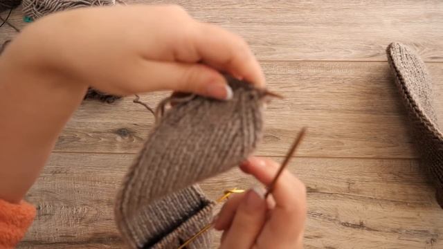 Мужские носки на двух спицах ? Men’s Socks Two Needle Knitting Pattern смотреть онлайн