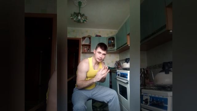 Как накачать бицепс без гантелей! смотреть онлайн