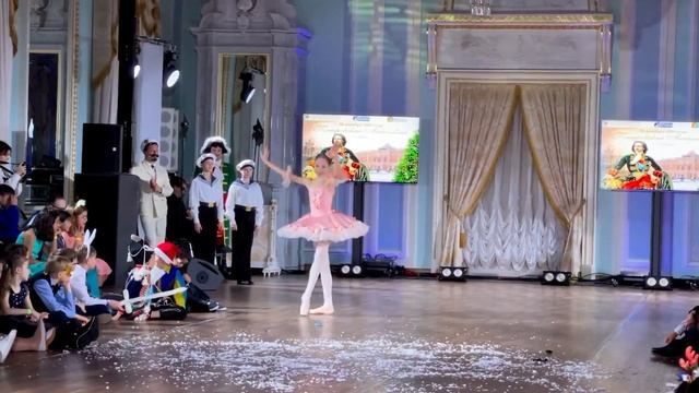 Natasha Furman (Age 13) - Harlequinade Variation (Vaganova Academy) смотреть онлайн
