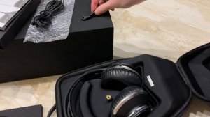 Akg K812