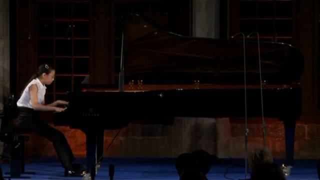 Toccata for Piano Ju-Hee Lim 임주희 ( 10 year-old ) Karol BEFFA 프랑스 앙시페스티벌 초청연주 смотреть онлайн