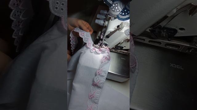 Ясельное платьице👗 на девочку👶, на завязках с кружевом. 🪡🧵 смотреть онлайн