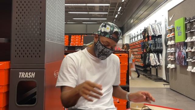 From Nike SNKRS APP to the Nike Outlets смотреть онлайн