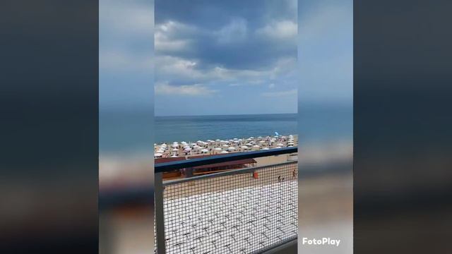Berlin Golden Beach смотреть онлайн