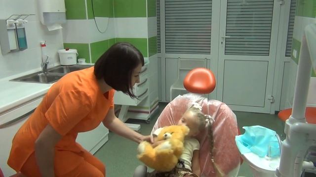 Как Саша сама к стоматологу ходила смотреть онлайн