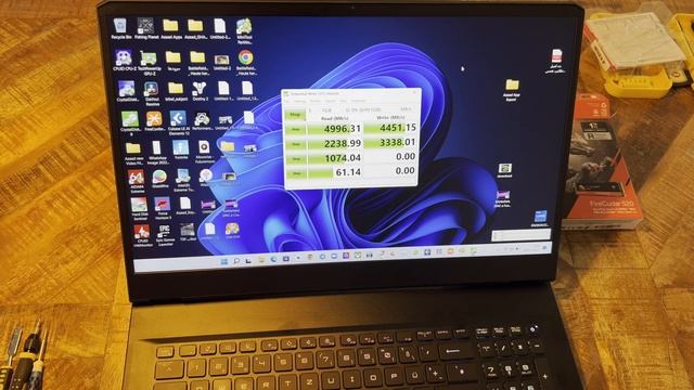 MSI Vector GP76 SSD Instalation and SpeedTest, Seagate FireCuda 520 смотреть онлайн