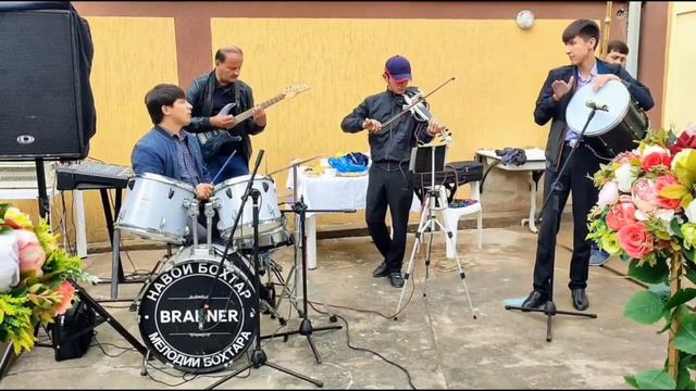 Гурӯҳи 'Навои Бохтар'-музикаи 