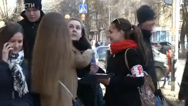 Матрас как защита от разрушающегося здания смотреть онлайн