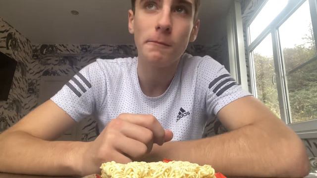 😁сравниваем ЛАПШУ и ПТИЧИЕ МОЛОКО смотреть онлайн